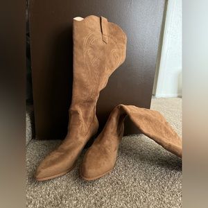 Cowgirl boots 8.5 CN40